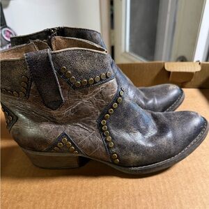 Corral Circle G Star Leather Boots Ankle Zip Stud